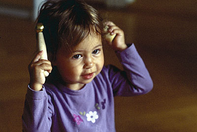 Kinder mit Glocken